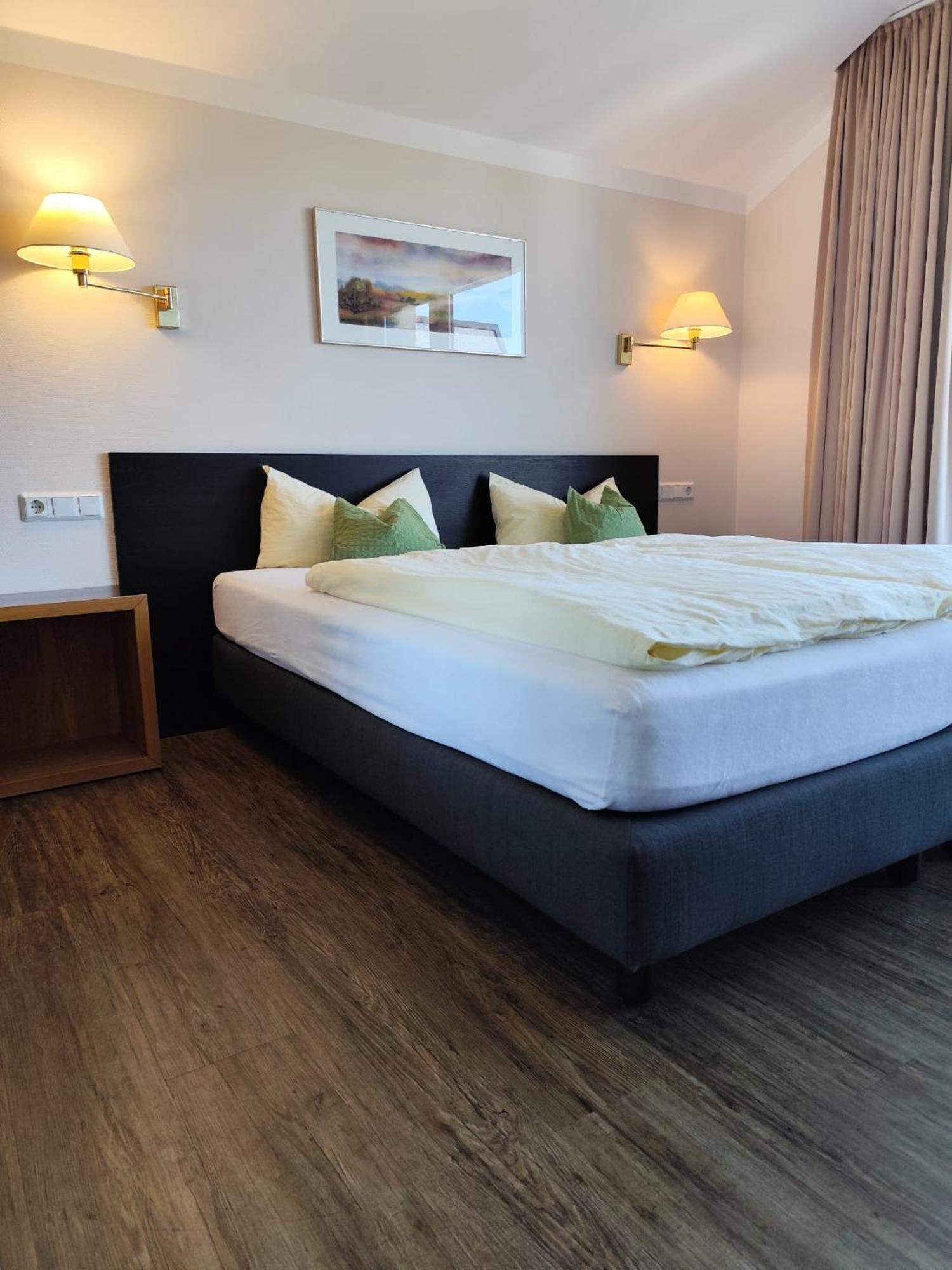 Garni Hotel & Ferienwohnungen Seeschloesschen Waldeck  Esterno foto